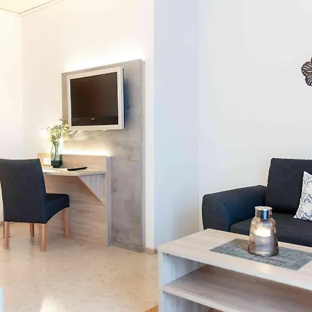 Gaestehaus Am Fuerstweg 3* Heuchelheim-Klingen