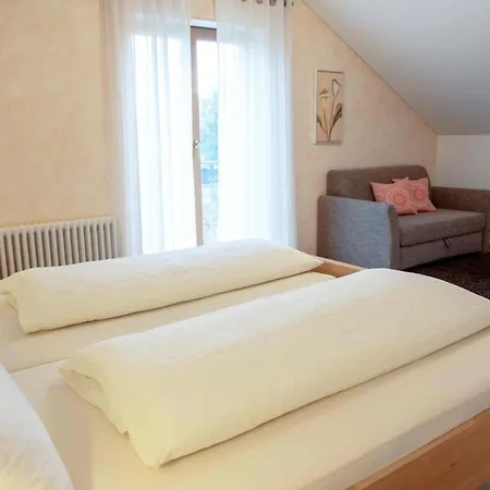 Gaestehaus Am Fuerstweg Guest house Heuchelheim-Klingen