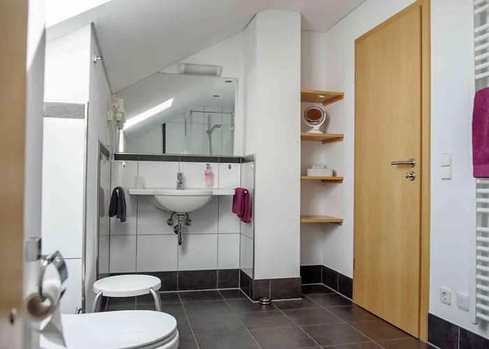 Gaestehaus Am Fuerstweg Casa de hóspedes Heuchelheim-Klingen